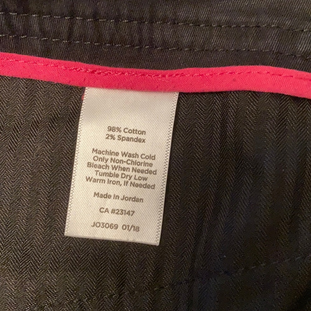 Shorts - Picture 5 of 7